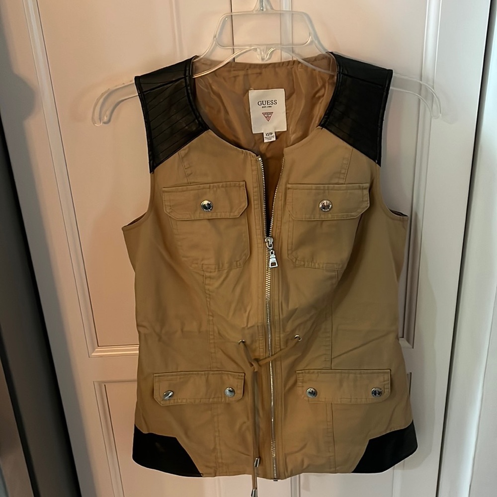 Guess vest XS